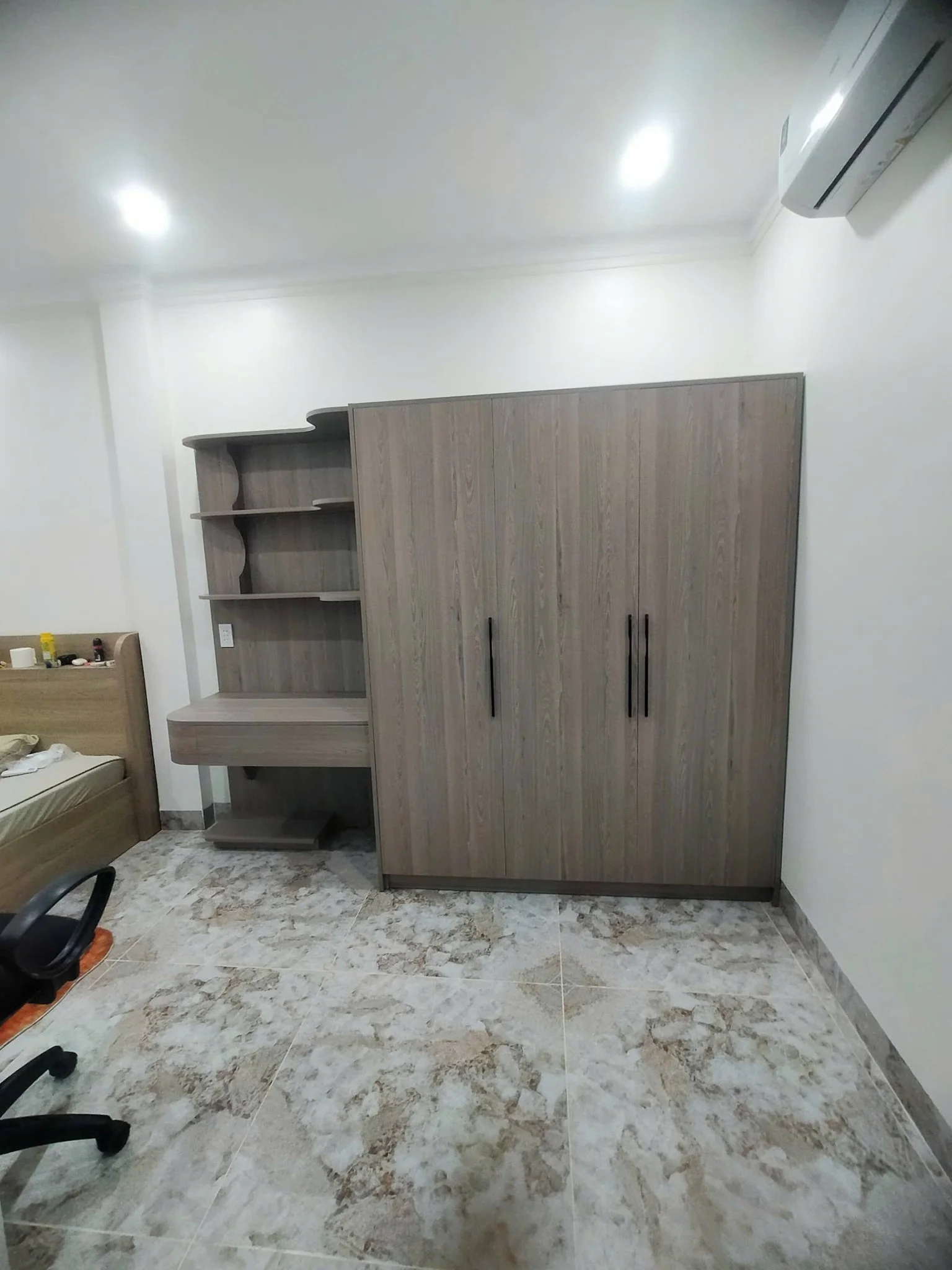 TỦ QUẦN ÁO LÀ CỦA BẠN, CHÚNG TÔI CHỈ THỂ HIỆN